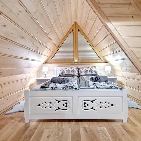 Drewniany Luxury Dabrowa * 자코파네