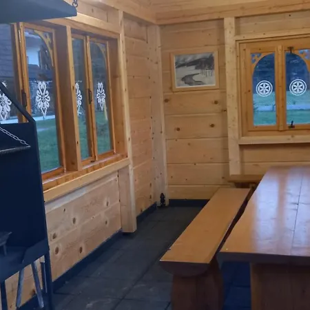 Drewniany Luxury Dabrowa זקופאנה