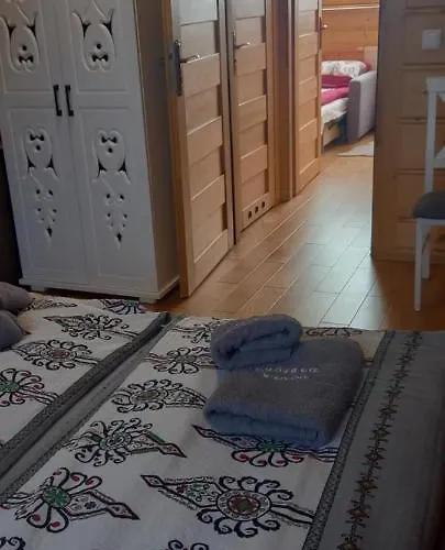 Drewniany Luxury Dabrowa * זקופאנה