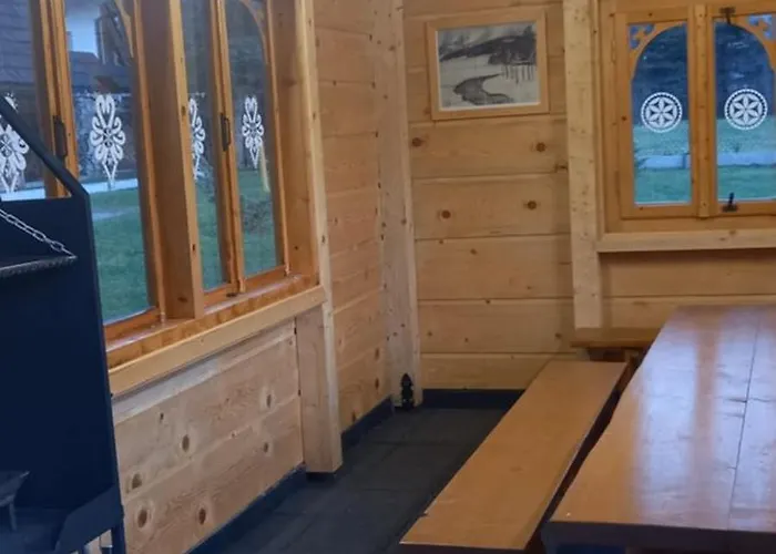 Drewniany Luxury Dabrowa זקופאנה