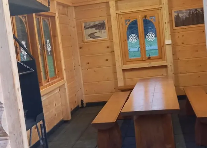 Drewniany Luxury Dabrowa זקופאנה